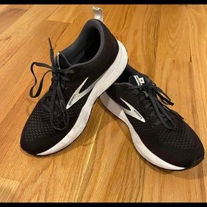 Brooks Revel 4